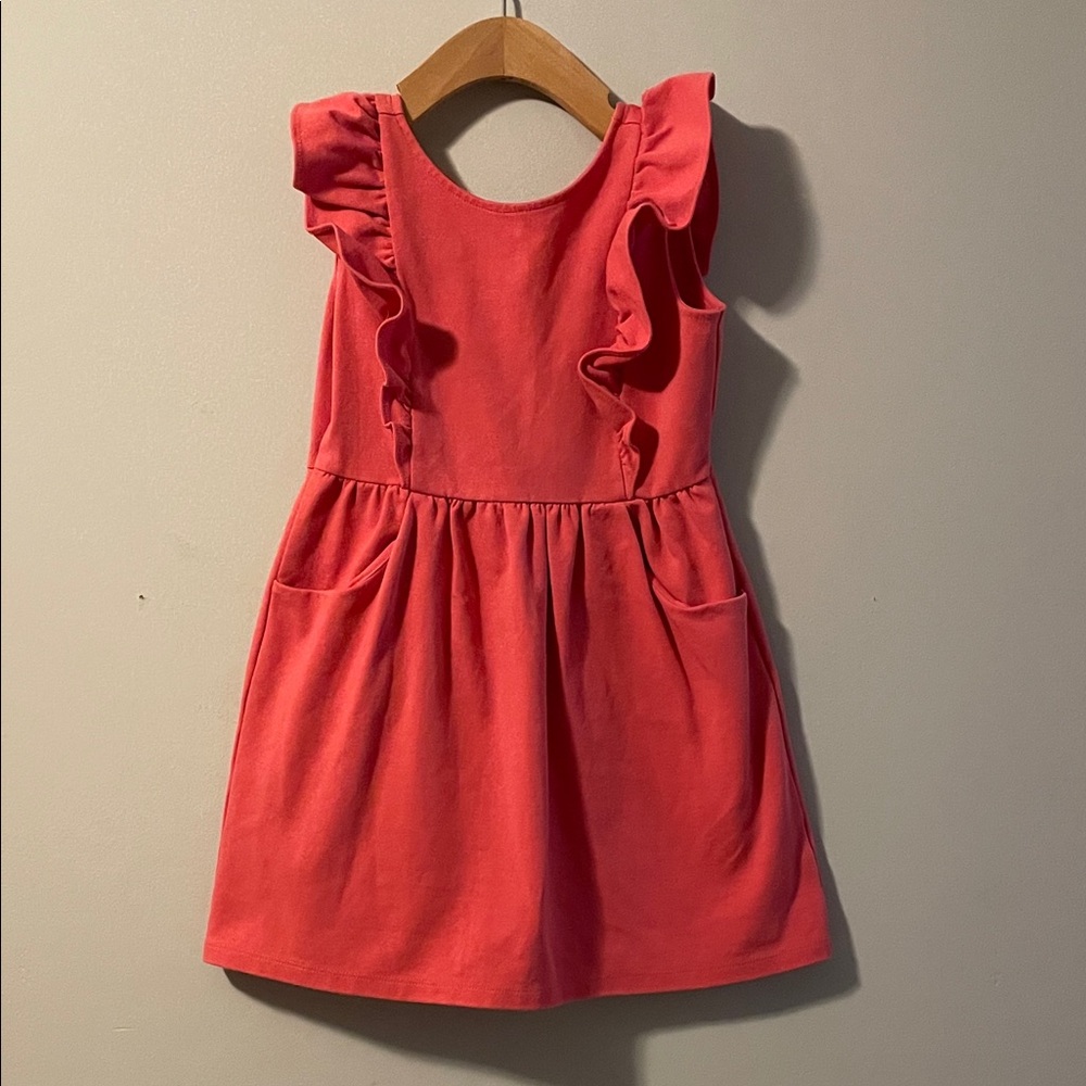 Janie and Jack girls coral dress. size:6 pockets, button back